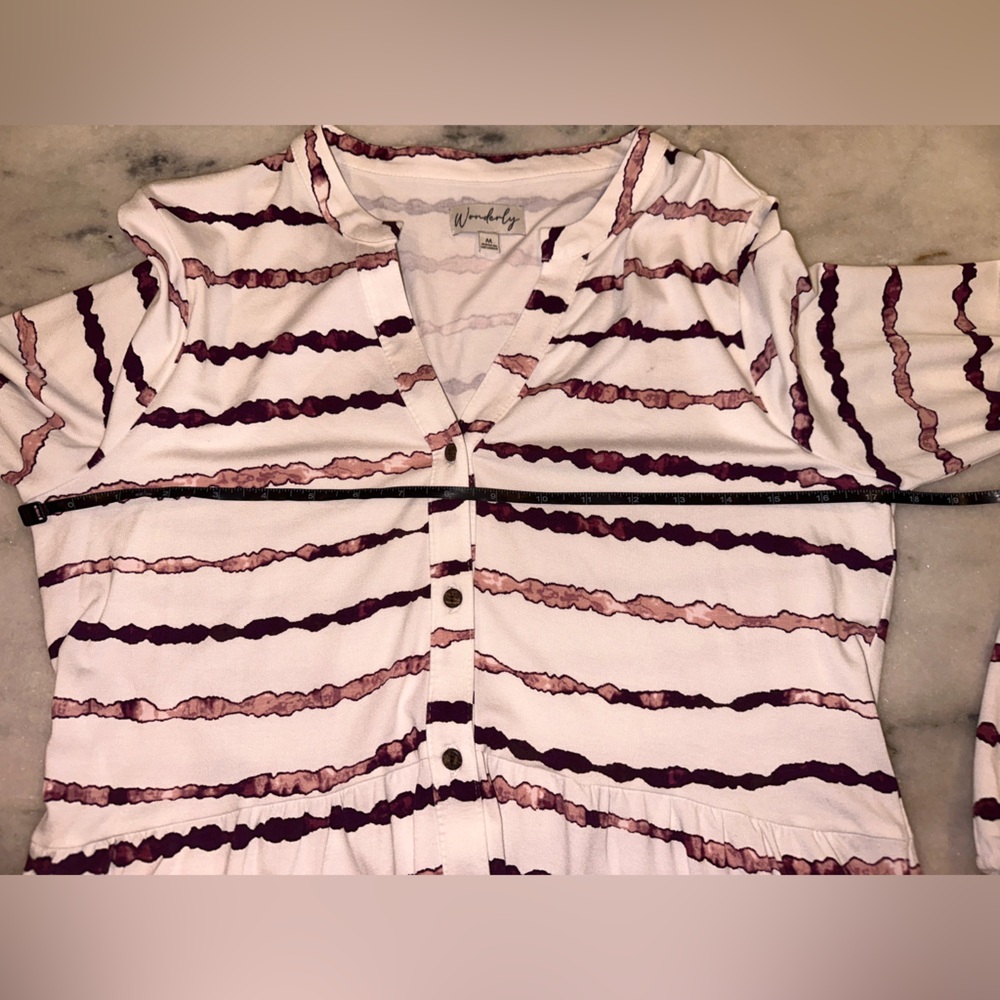 EUC Wonderly Striped High‎ Low Button Up Long Sleeve Shirt Size Medium - Picture 8 of 10